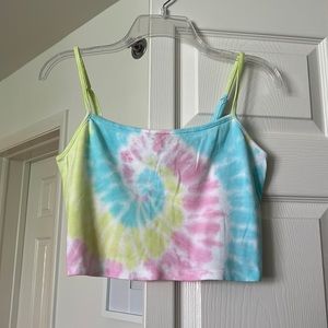 H&M divided crop top in size M. Worn once, great condition.